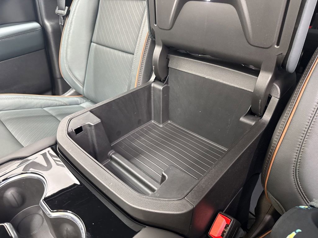 Used 2026 GMC Yukon XL AT4 w/ AT4 Premium Package AWD/4WD image 29