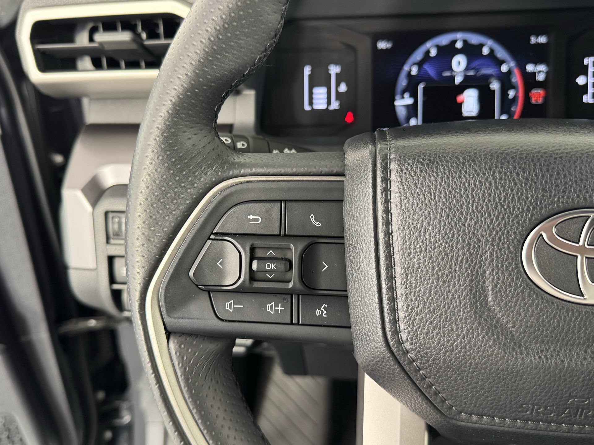 Certified 2026 Toyota 4Runner SR5 RWD image 28