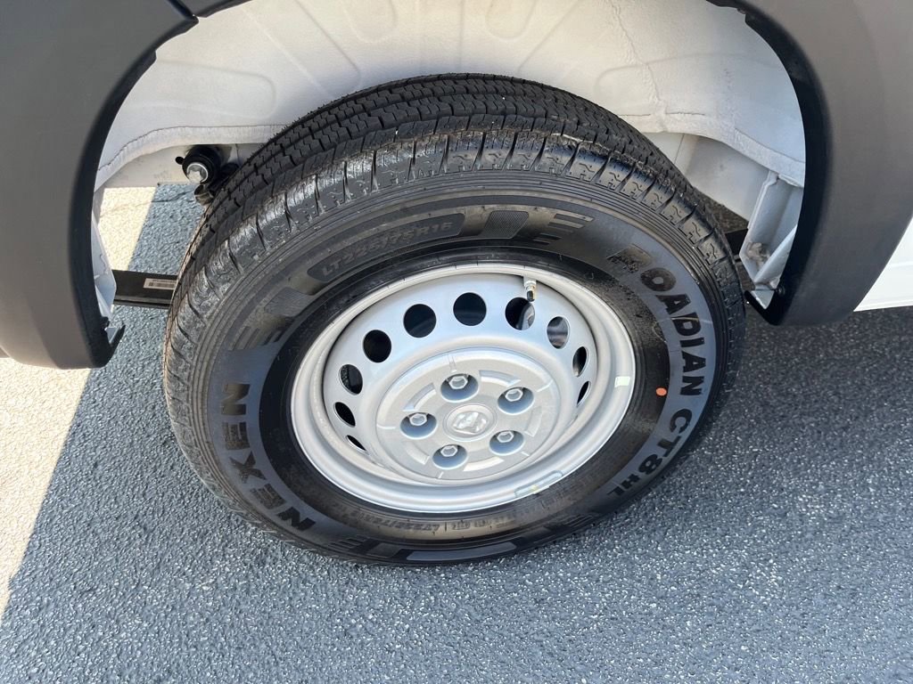 Used 2025 RAM ProMaster 2500 w/ Convenience Group image 17