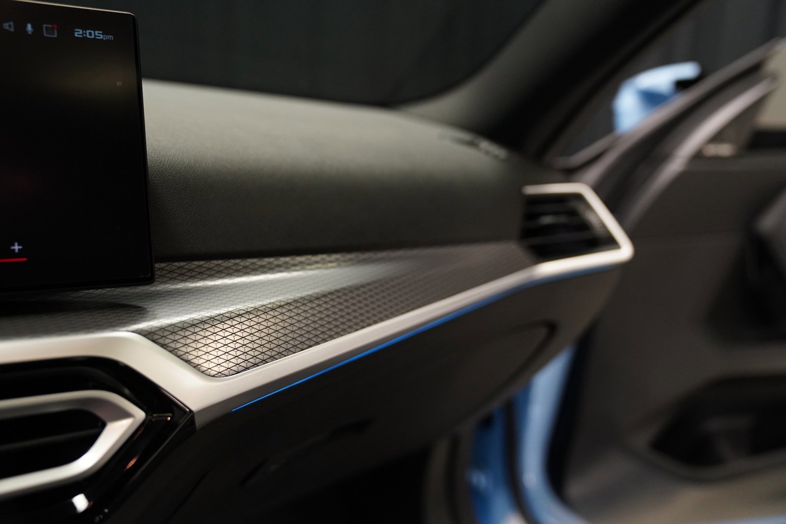 Used 2024 BMW M2 w/ Lighting Package image 33