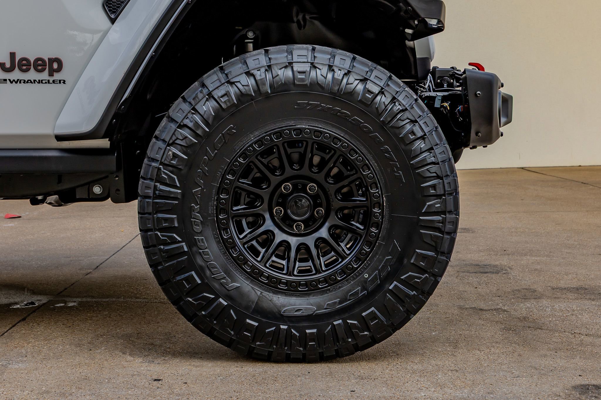 Used 2025 Jeep Wrangler Unlimited Rubicon image 12