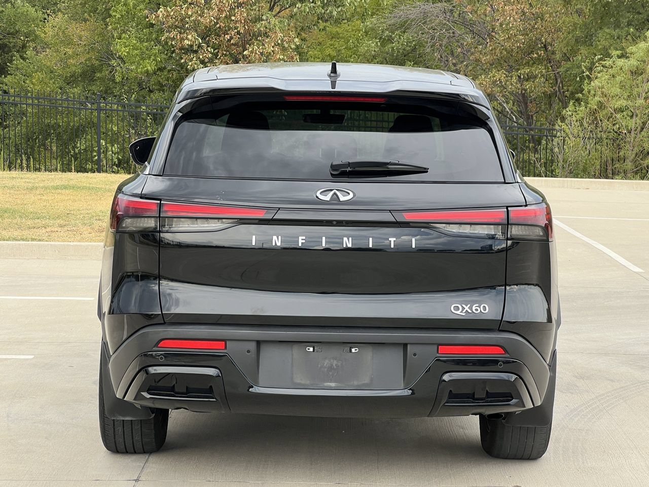 Used 2023 INFINITI QX60 Pure FWD image 4