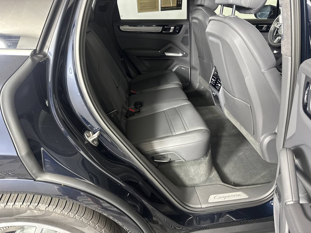Used 2020 Porsche Cayenne Turbo AWD/4WD image 15