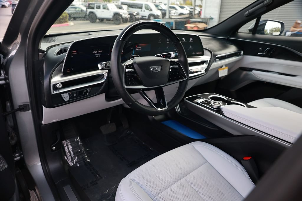 Used 2024 Cadillac Lyriq Sport AWD/4WD image 20