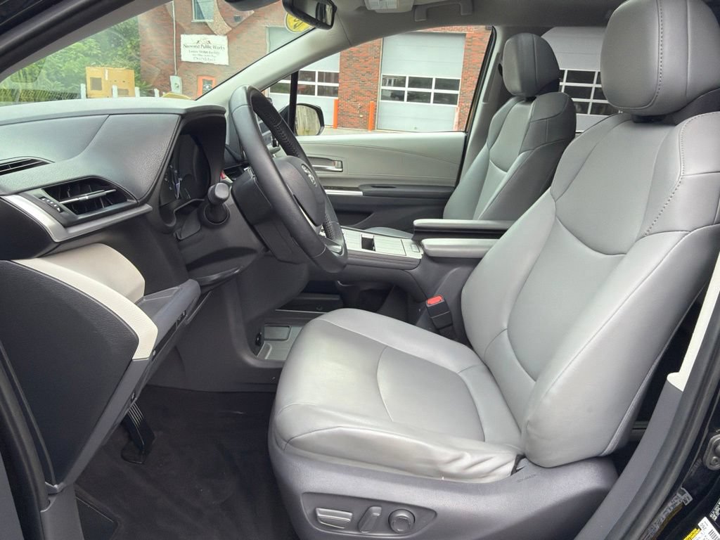 Used 2021 Toyota Sienna XLE AWD/4WD image 14