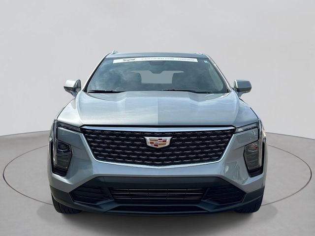 Certified 2024 Cadillac XT4 Luxury w/ Cold Weather Package AWD/4WD image 2