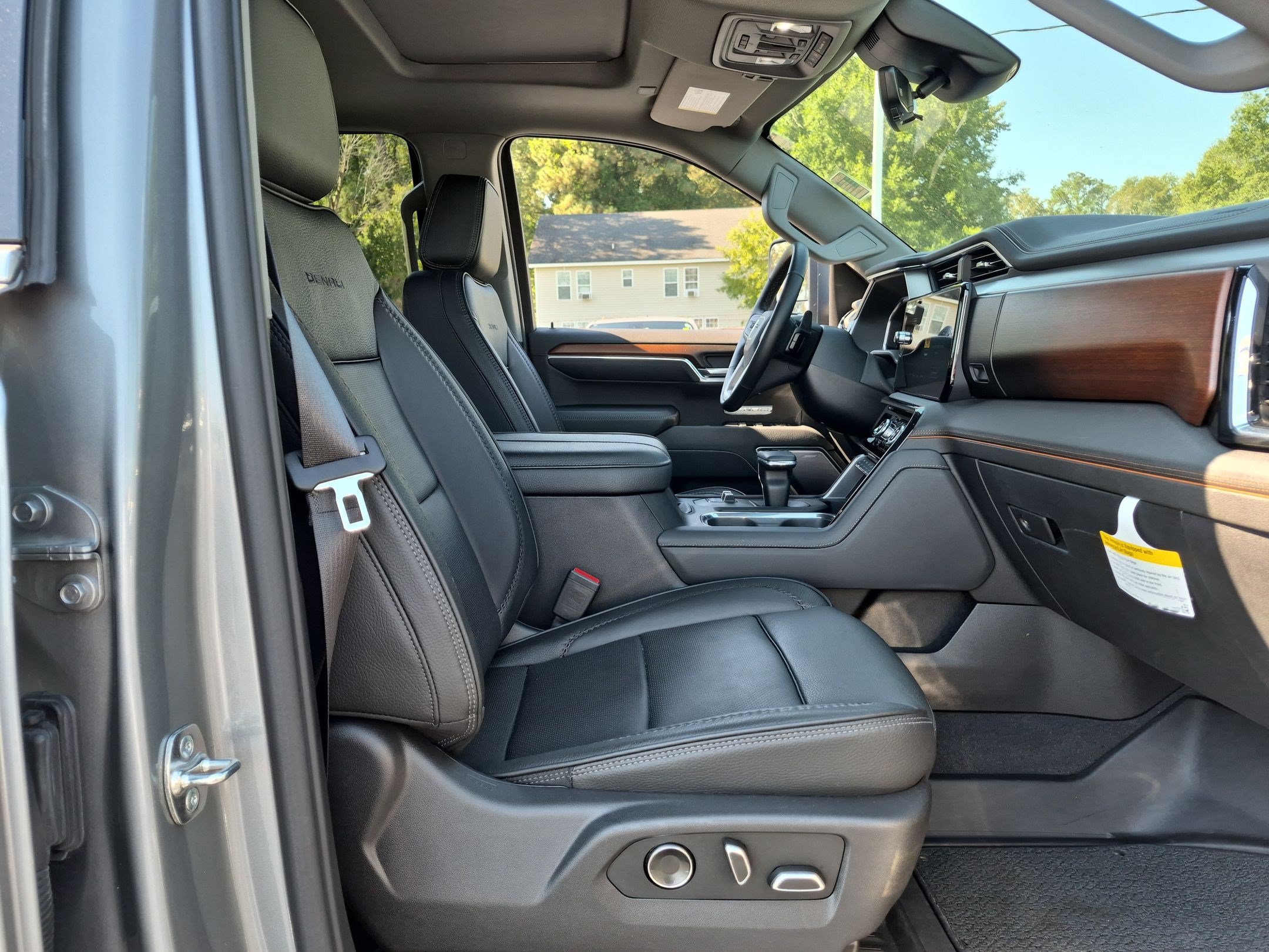 Used 2026 GMC Sierra 1500 Denali w/ Denali Reserve Package AWD/4WD image 35