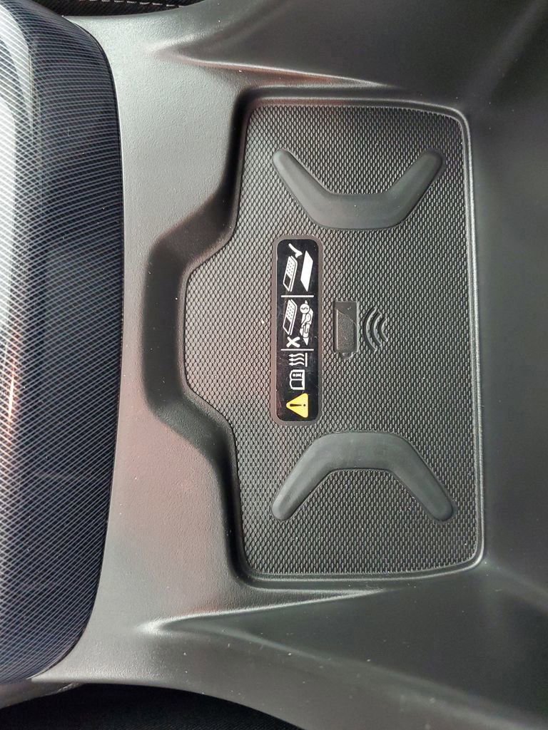 Used 2022 Chevrolet Colorado Z71 w/ Z71 Midnight Edition image 18