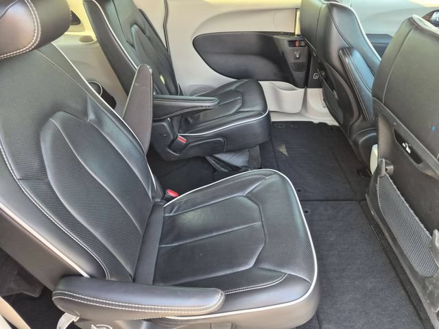 Used 2023 Chrysler Pacifica Limited FWD image 33