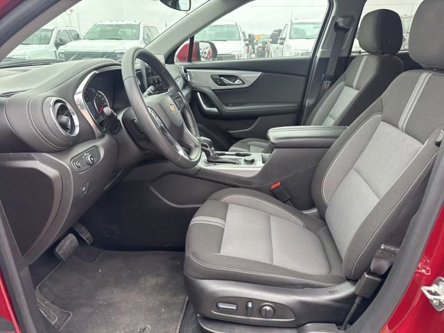 Used 2025 Chevrolet Blazer LT AWD/4WD image 2