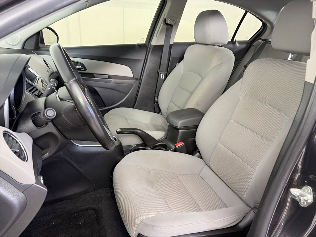 Used 2014 Chevrolet Cruze LT image 11