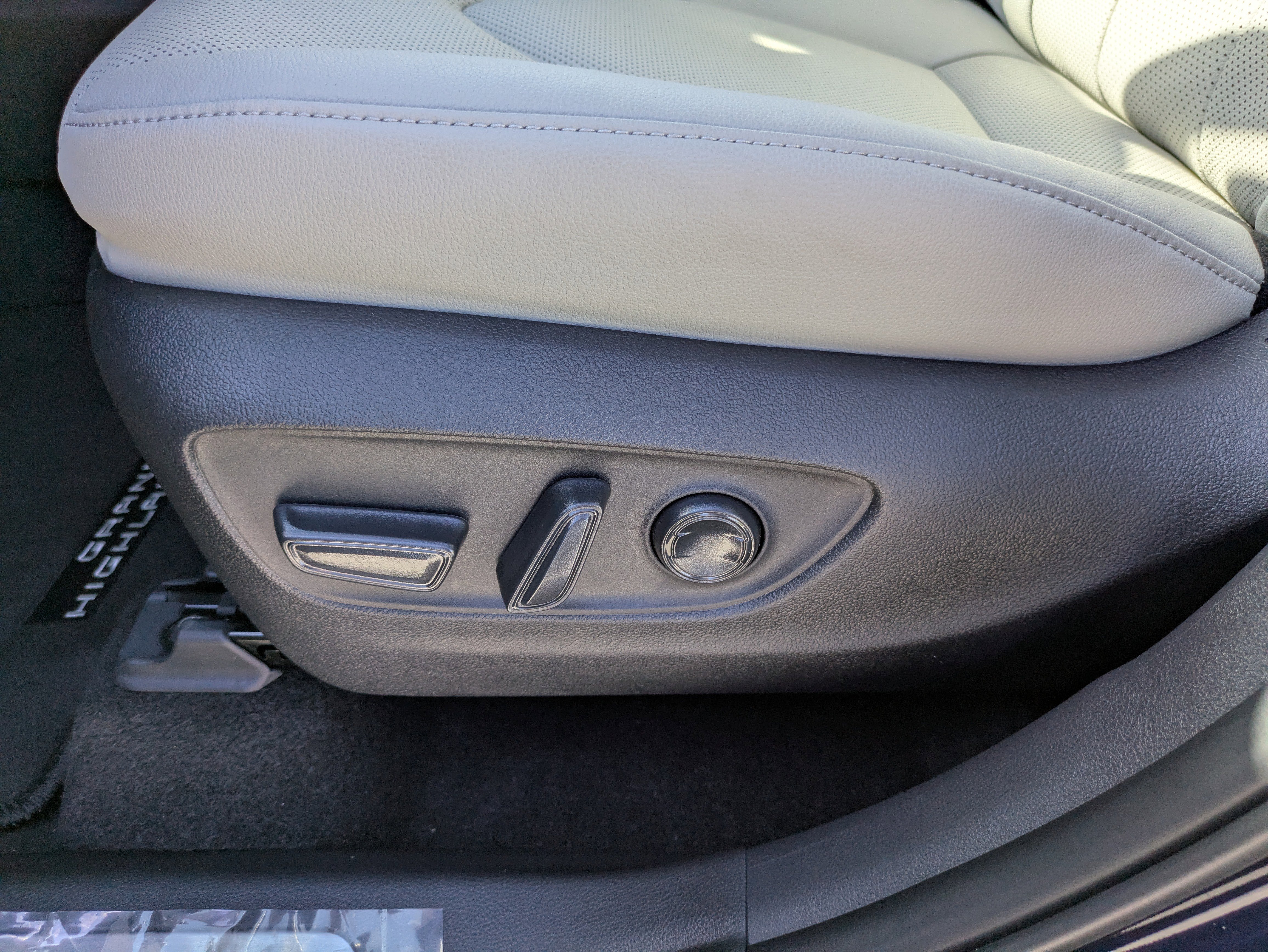 New 2026 Toyota Grand Highlander Platinum image 11