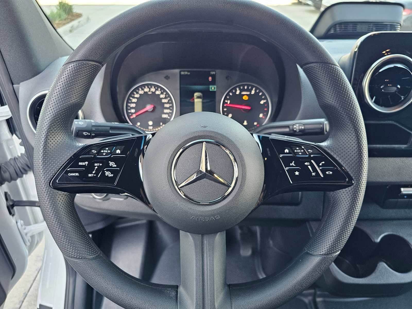 Used 2025 Mercedes-Benz Sprinter 2500 image 23