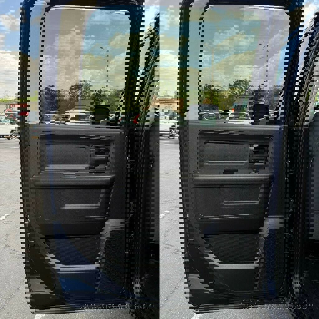 Used 2016 RAM 1500 Express w/ Popular Equipment Group image 37