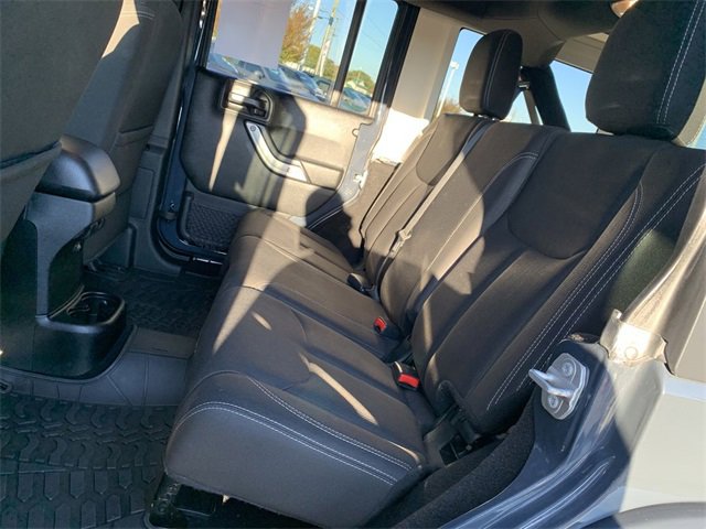 Used 2017 Jeep Wrangler Unlimited Sahara w/ Connectivity Group image 10