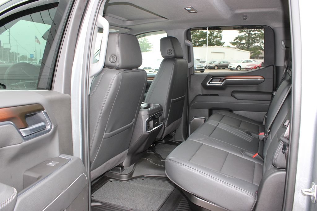 Used 2025 GMC Sierra 1500 Denali w/ Denali Reserve Package AWD/4WD image 7