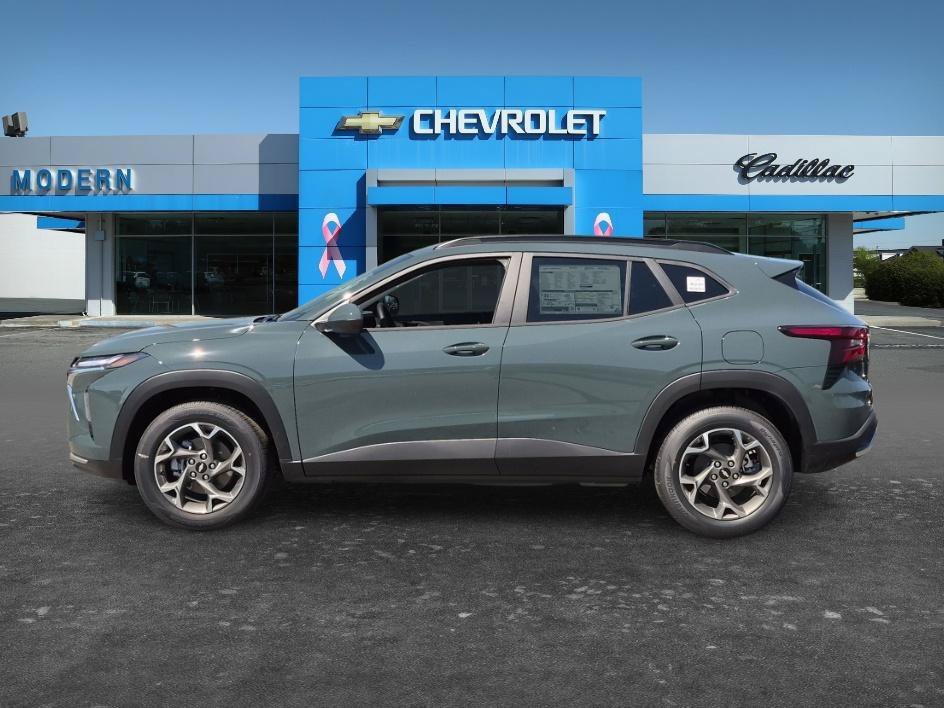 New 2026 Chevrolet Trax LT w/ LT Convenience Package FWD image 2