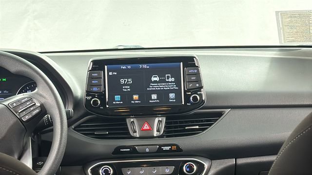 Used 2020 Hyundai Elantra GT image 17