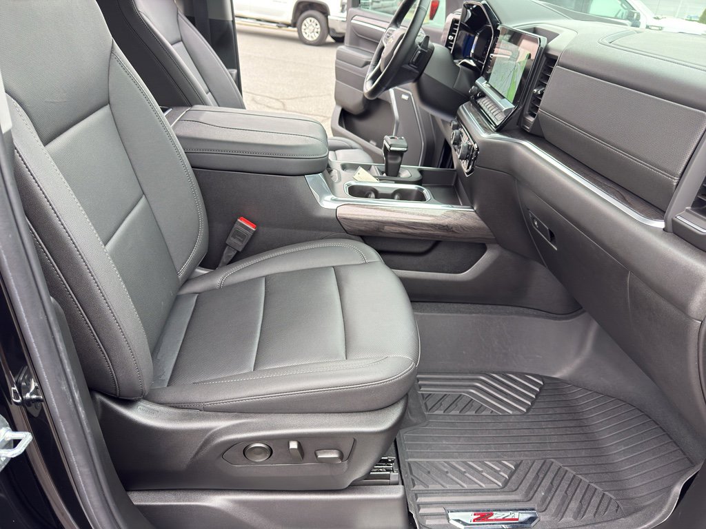 Used 2025 Chevrolet Silverado 1500 LTZ w/ Z71 Off-Road Package image 30