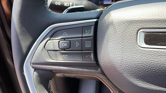Used 2023 Jeep Grand Cherokee L Limited AWD/4WD image 12