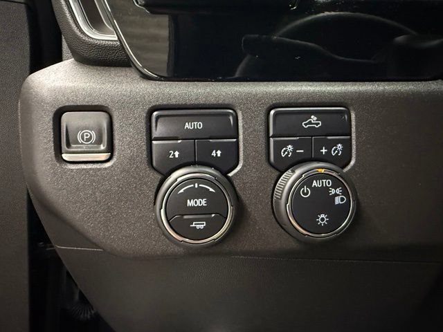 Used 2024 Chevrolet Silverado 1500 LT AWD/4WD image 16