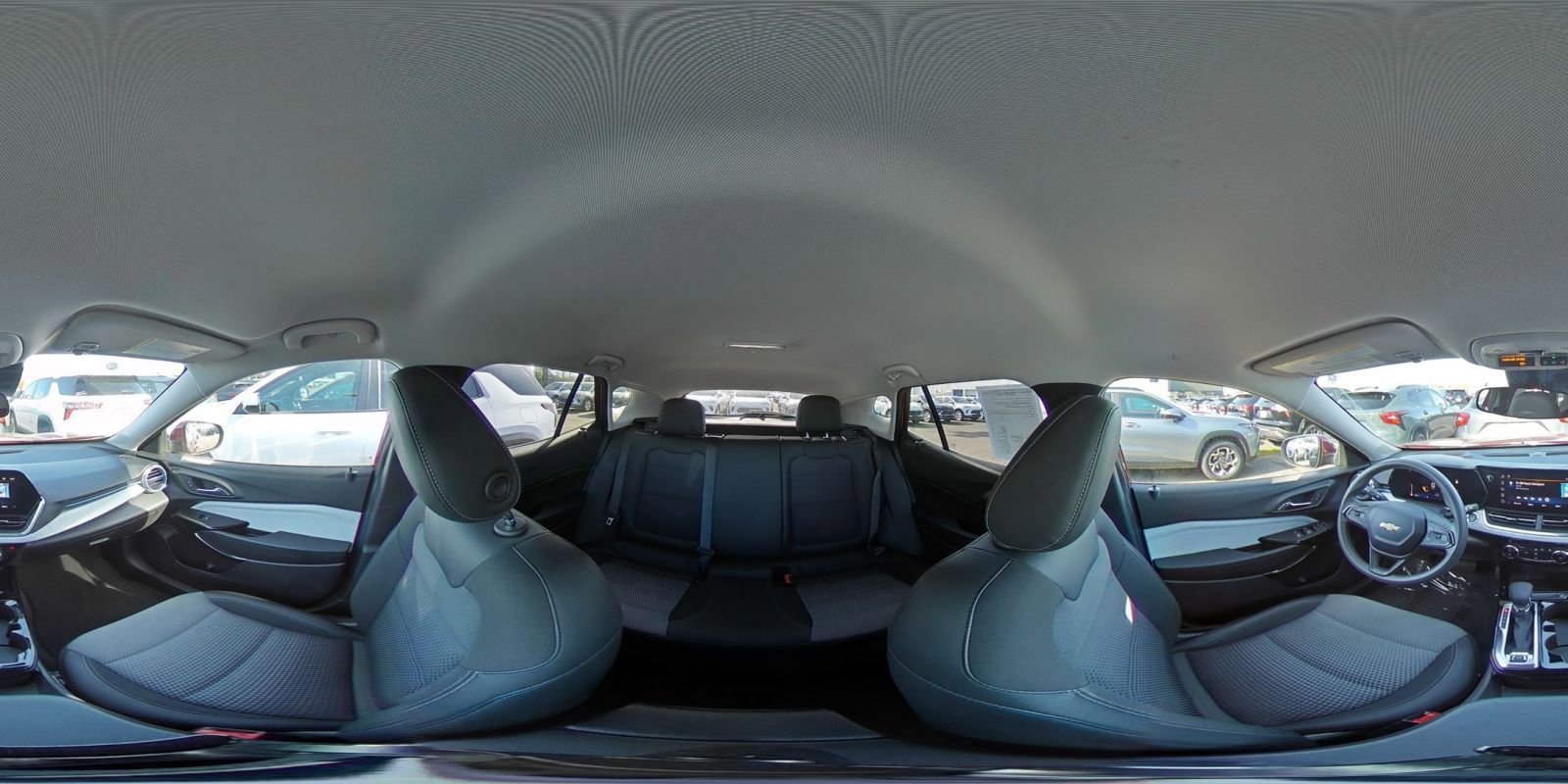 Used 2025 Chevrolet Trax LT FWD image 41
