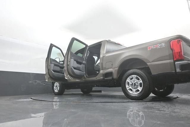 New 2026 Ford F250 XLT w/ FX4 Off-Road Package AWD/4WD image 43