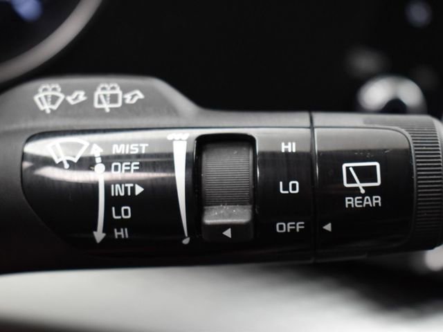 Certified 2024 Kia Carnival LX image 30