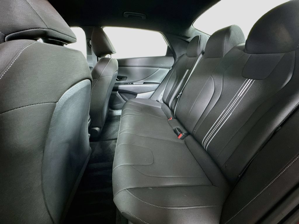 Used 2025 Hyundai Elantra Sport FWD image 26