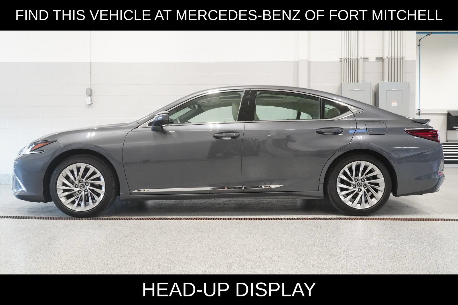 Used 2023 Lexus ES 350 Ultra Luxury w/ Accessory Package (Z2) FWD image 3