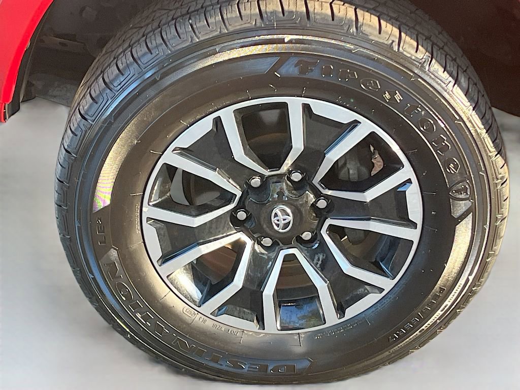 Used 2021 Toyota Tacoma TRD Sport w/ Technology Package image 28