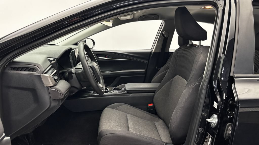 Used 2025 Toyota Camry LE FWD image 14