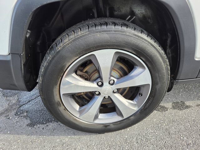 Used 2019 Jeep Cherokee Limited AWD/4WD image 31