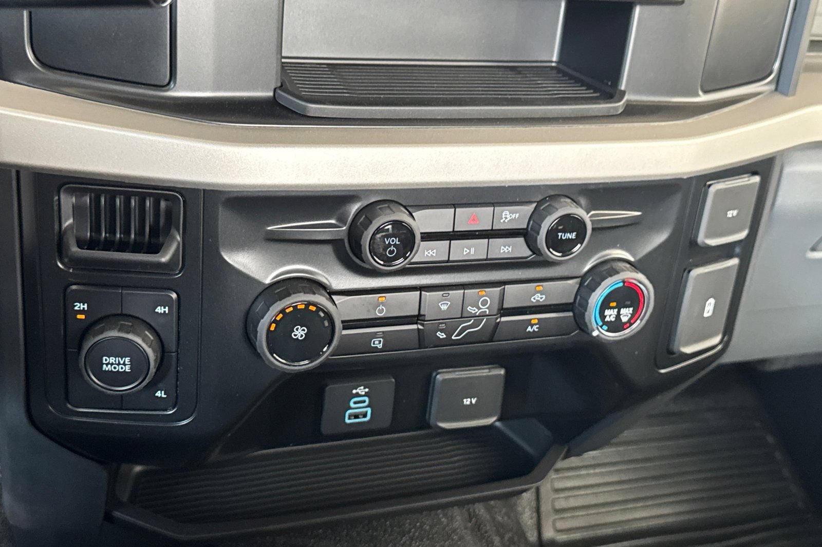 New 2026 Ford F250 XL AWD/4WD image 19