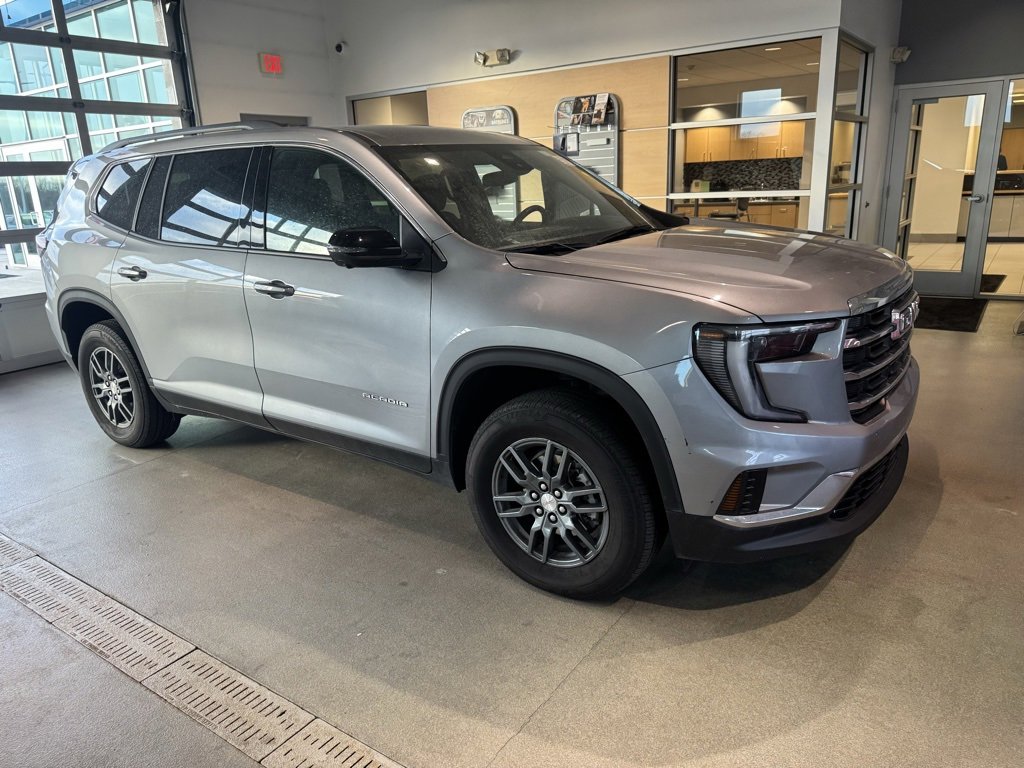 Used 2025 GMC Acadia Elevation image 2