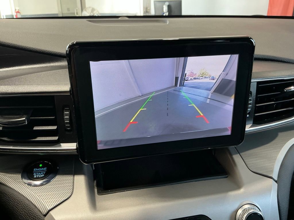 Used 2021 Ford Explorer XLT w/ Equipment Group 202A image 7