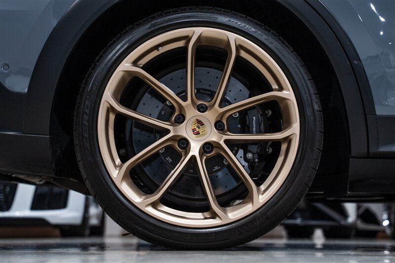 Used 2022 Porsche Cayenne Turbo GT AWD/4WD image 49