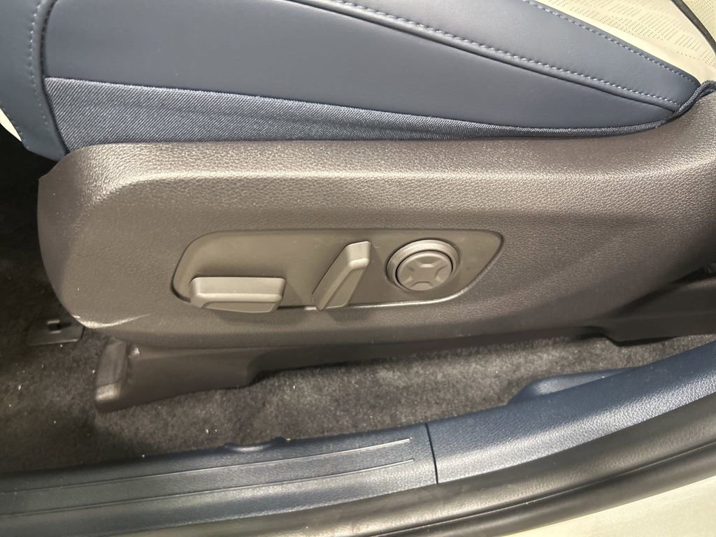 New 2026 Kia Carnival SX w/ SX Dark Edition Package image 11