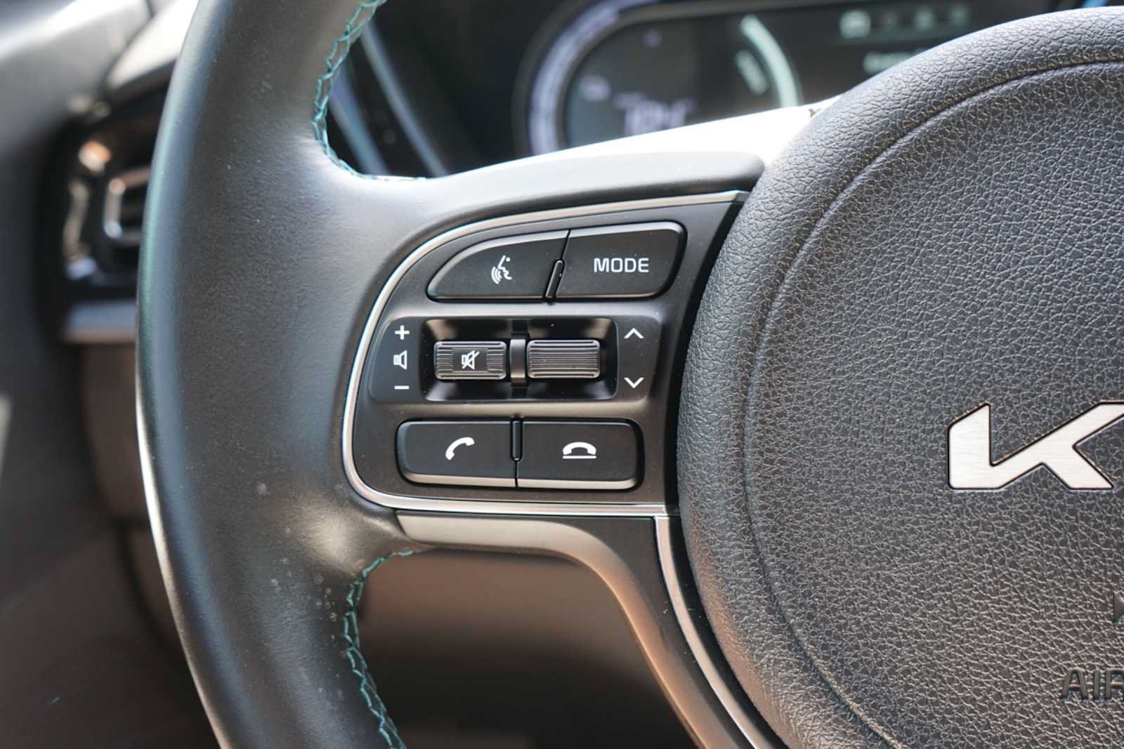 Certified 2022 Kia Niro EX Premium FWD image 15