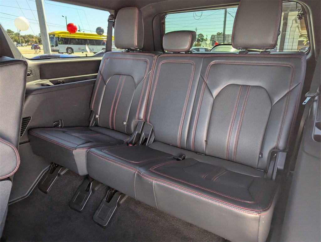 Used 2022 Ford Expedition Max Limited image 11