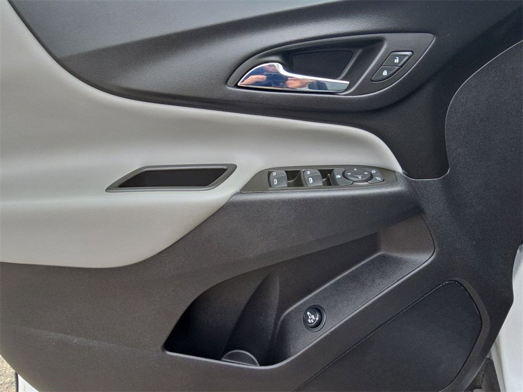 Used 2023 Chevrolet Equinox LT w/ Driver Convenience Package image 23
