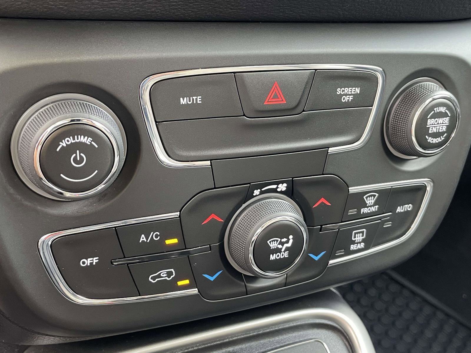 Used 2020 Jeep Compass Latitude w/ Cold Weather Group image 14