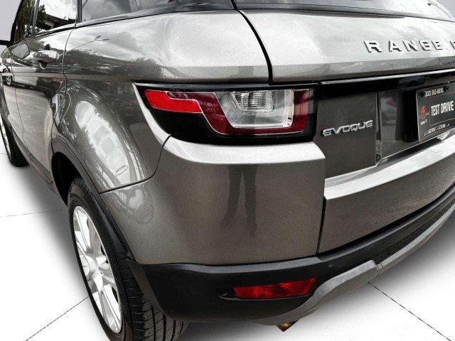 Used 2017 Land Rover Range Rover Evoque SE image 14