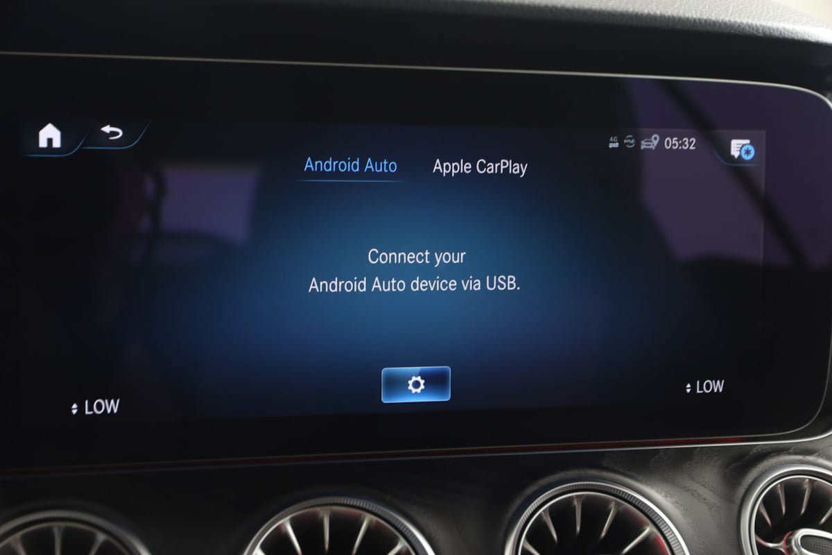 Used 2023 Mercedes-Benz E 450 Cabriolet w/ AMG Line image 12