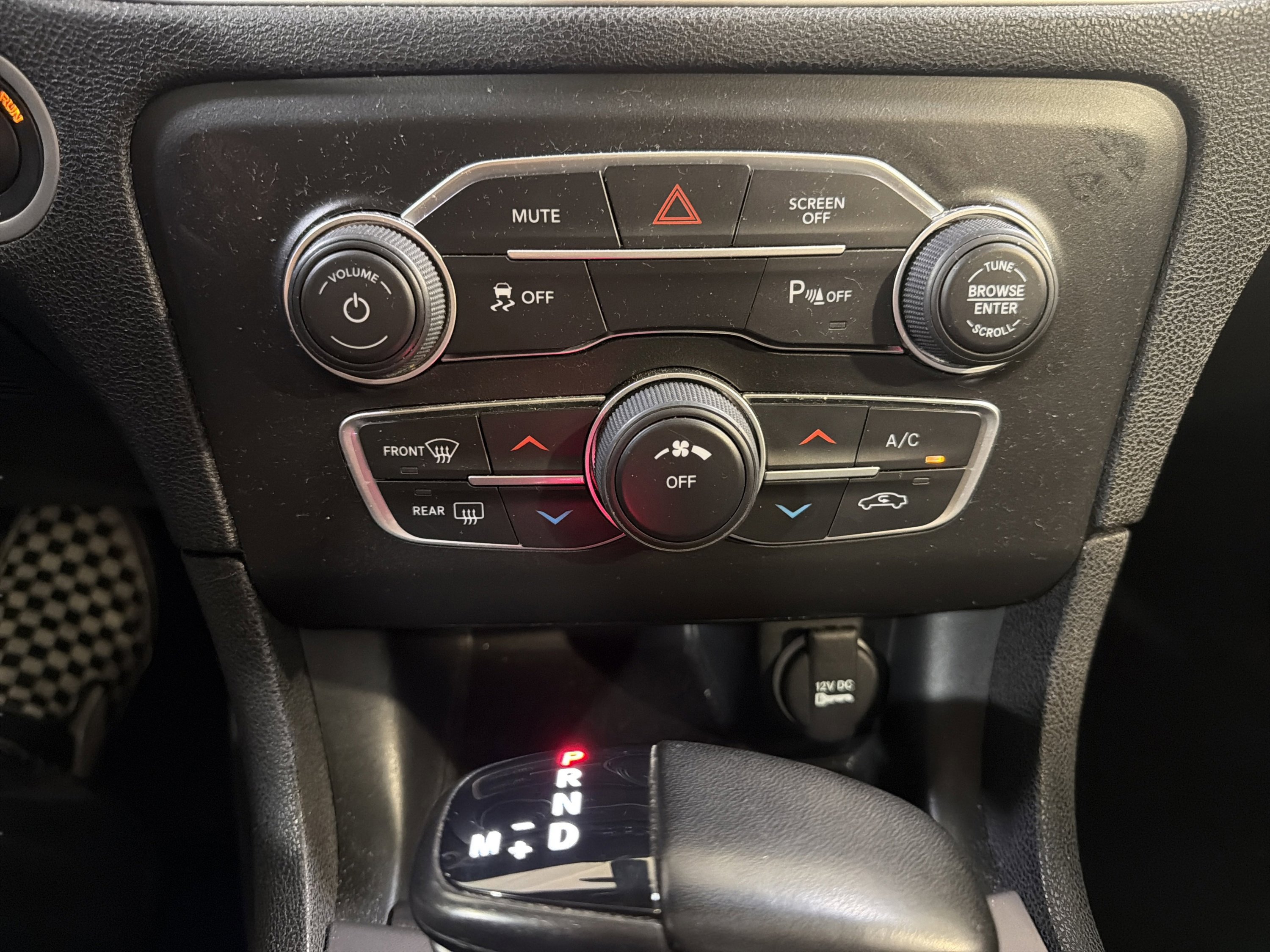 Used 2022 Dodge Charger SXT w/ Leather Interior Group RWD image 8