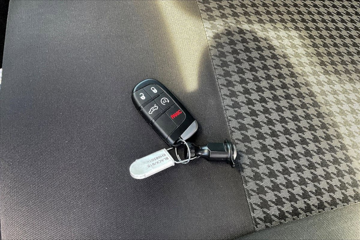 Used 2019 Dodge Charger GT image 11