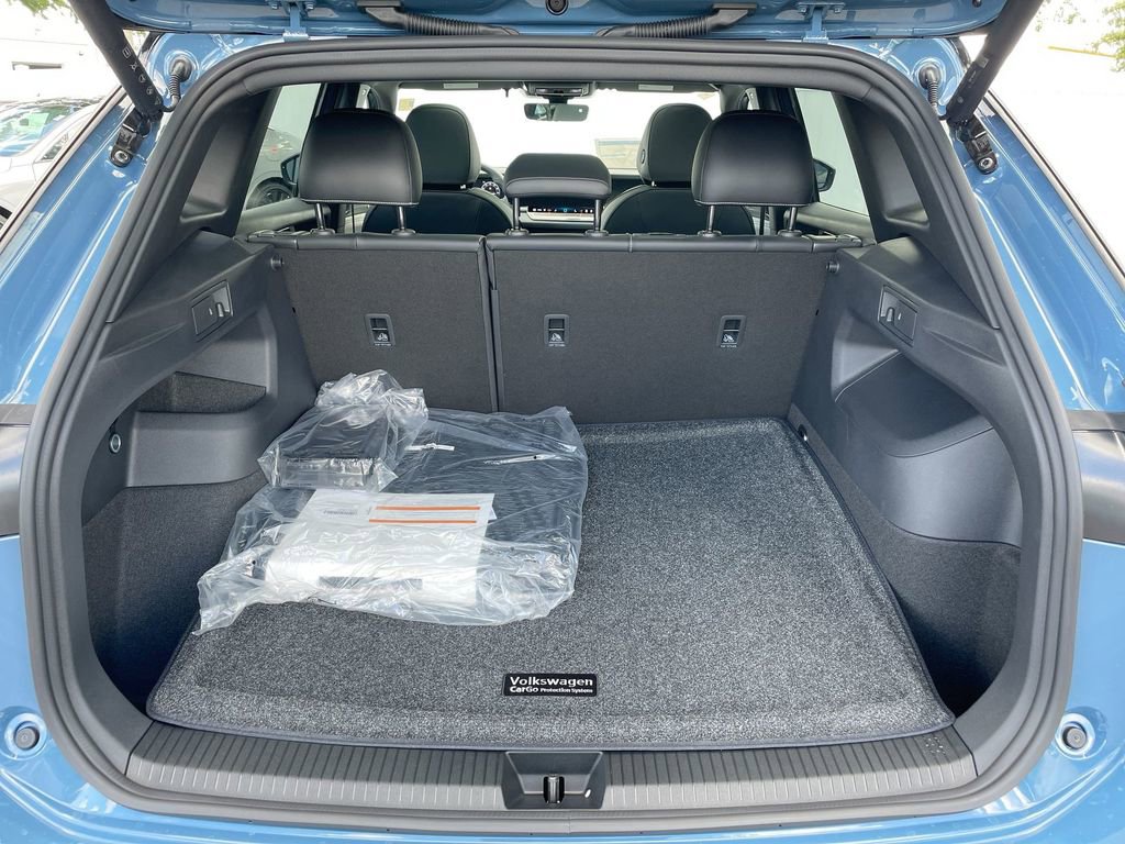 New 2025 Volkswagen Tiguan SE R-Line image 48