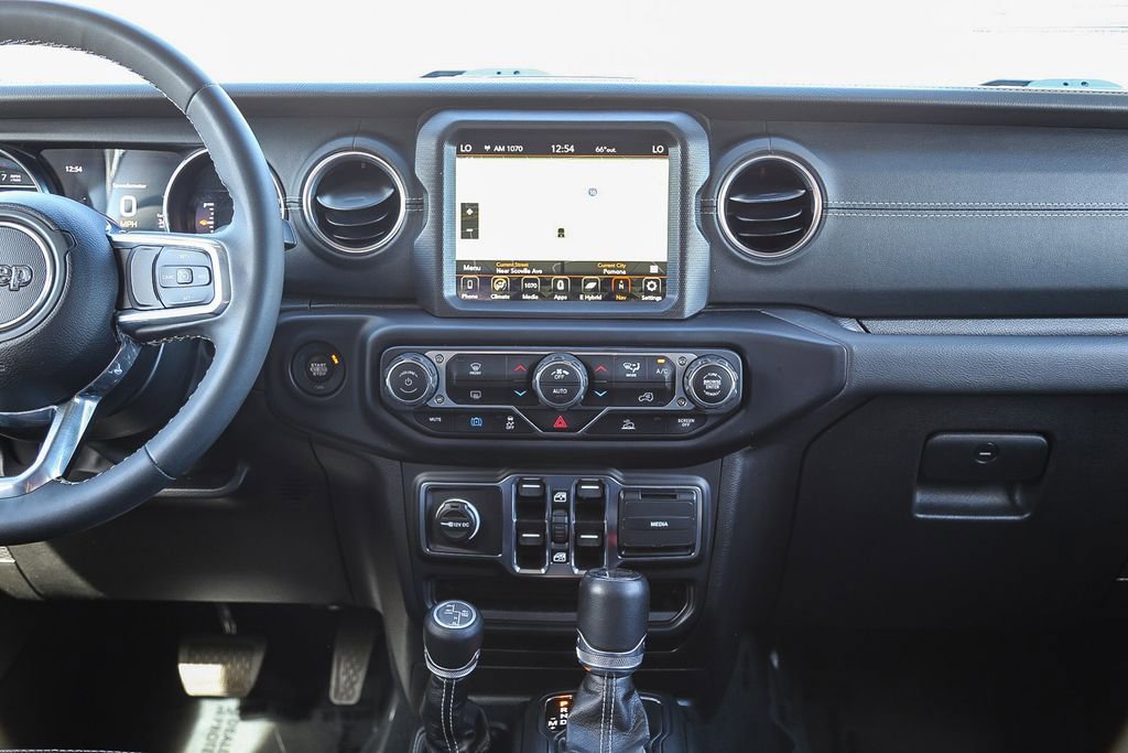 Used 2023 Jeep Wrangler Unlimited Sahara image 14