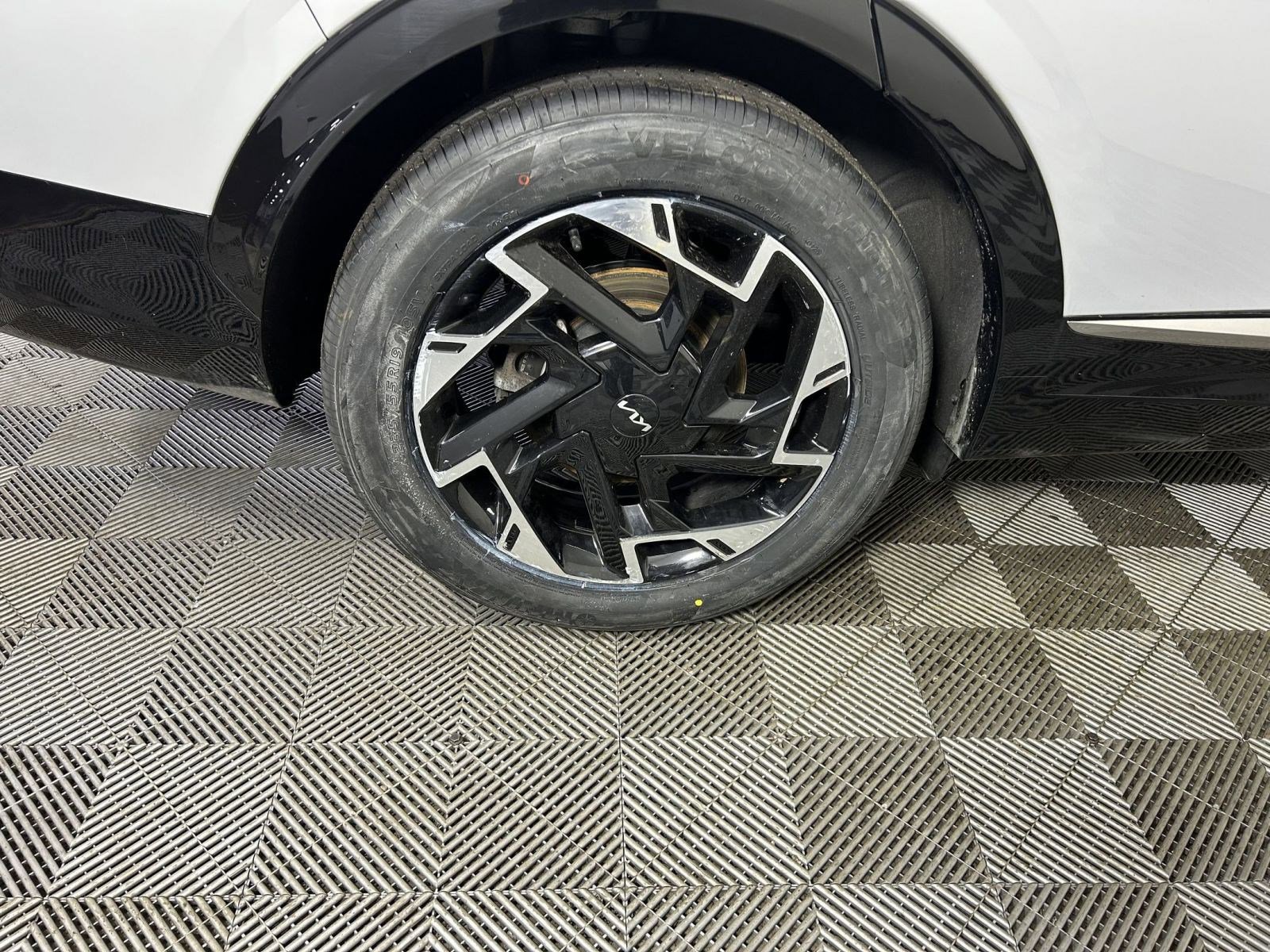 Used 2024 Kia Sportage SX image 31