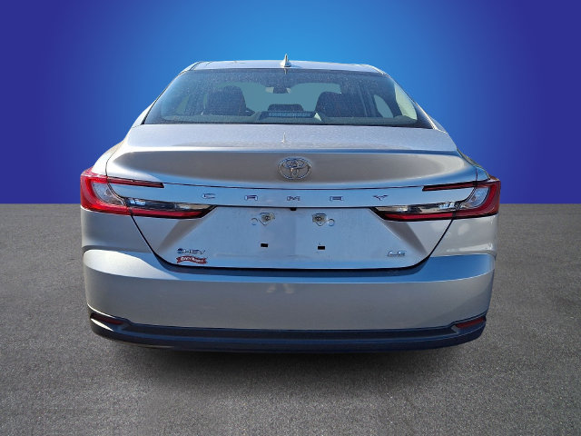 Used 2025 Toyota Camry LE FWD image 5